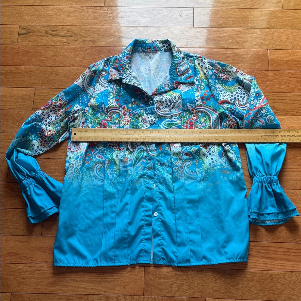 Women’s button up shirt